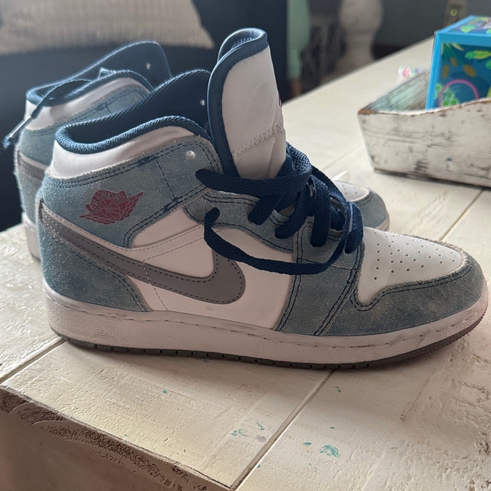 Jordan Kids Sneakers - White and Blue